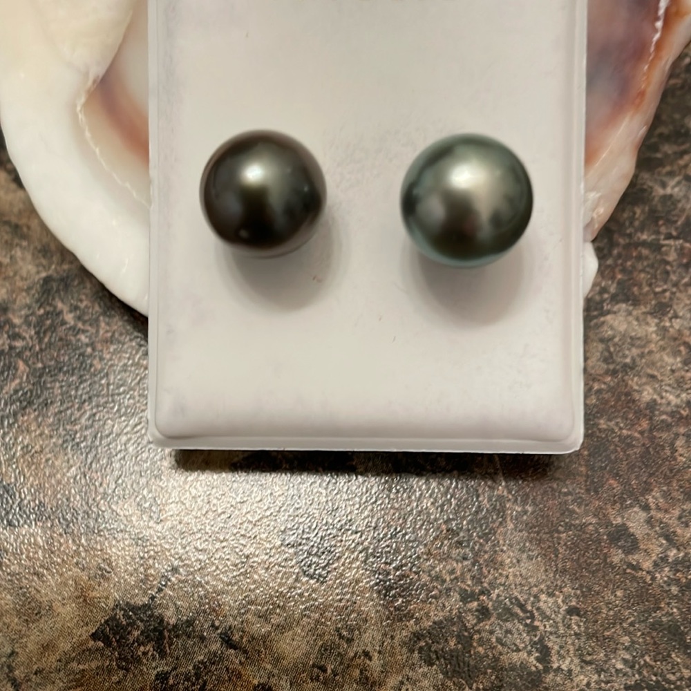 Tahitian Pearls 10mm 9k gold from French Polynesia